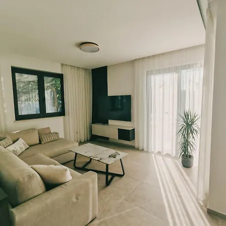 House Tiho Villa