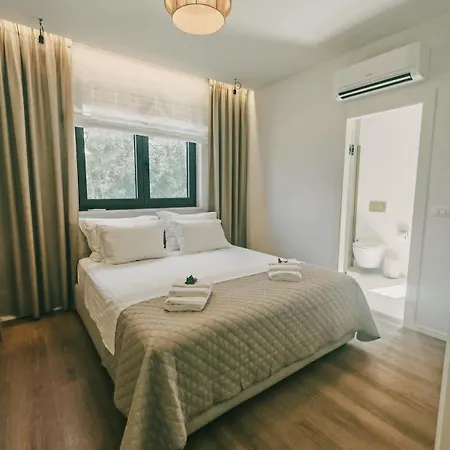 House Tiho - Exclusive Private Retreat With Pool Villa Ližnjan