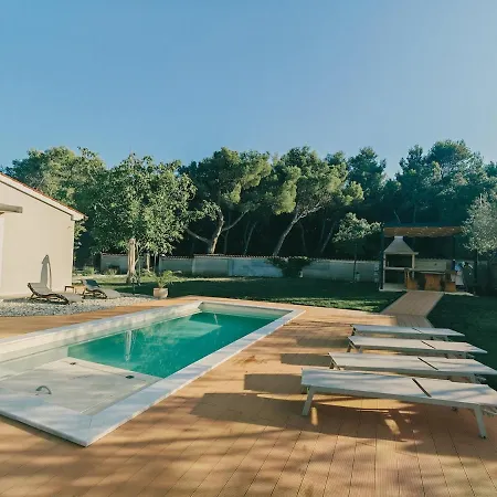 House Tiho Villa *